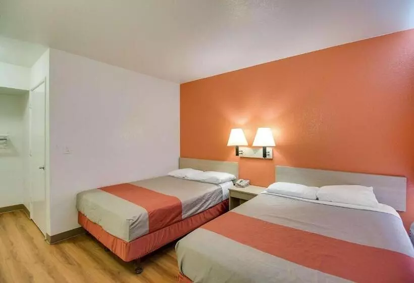 Motel 6 Phoenix, Az   East