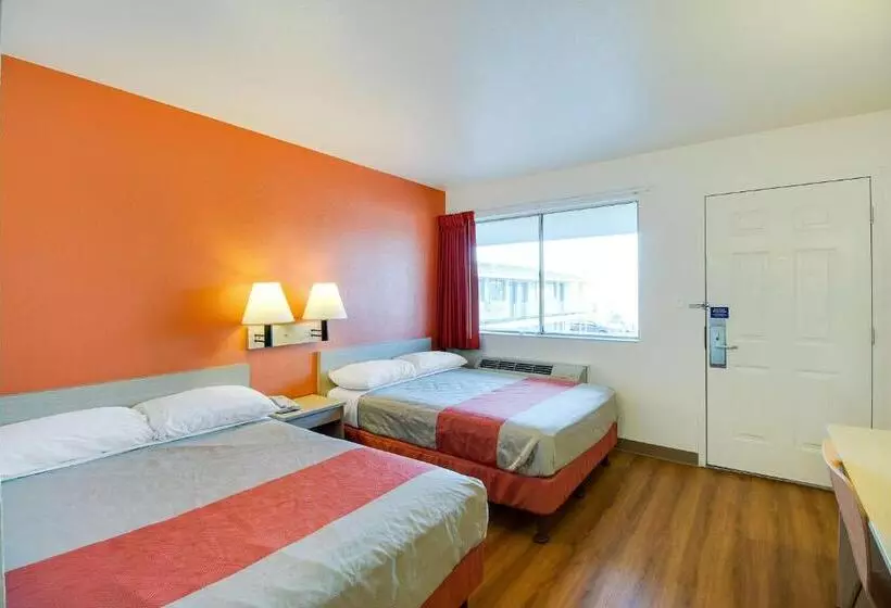 Motel 6 Phoenix, Az   East
