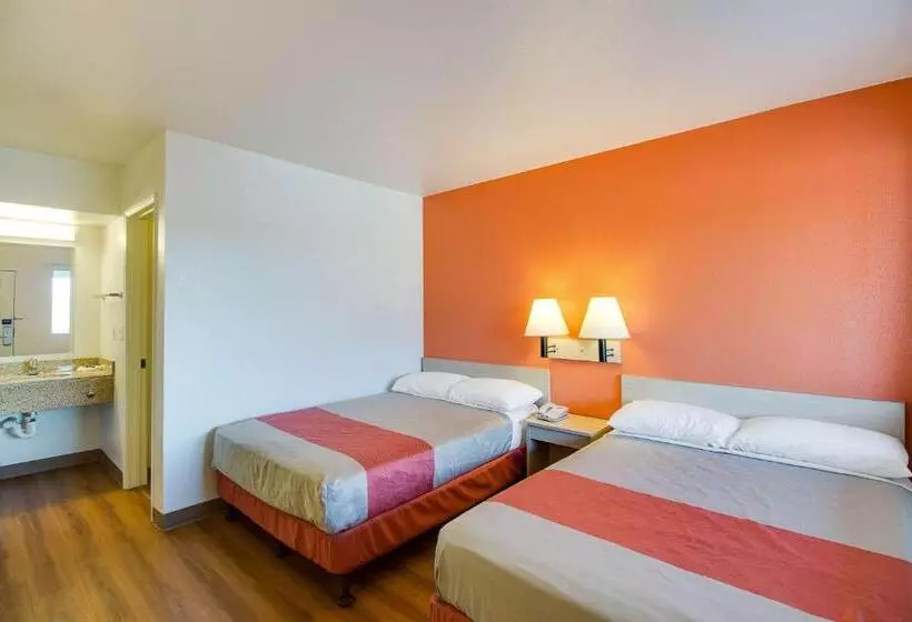 Motel 6 Phoenix, Az   East