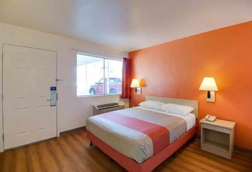 Motel 6 Phoenix, Az   East