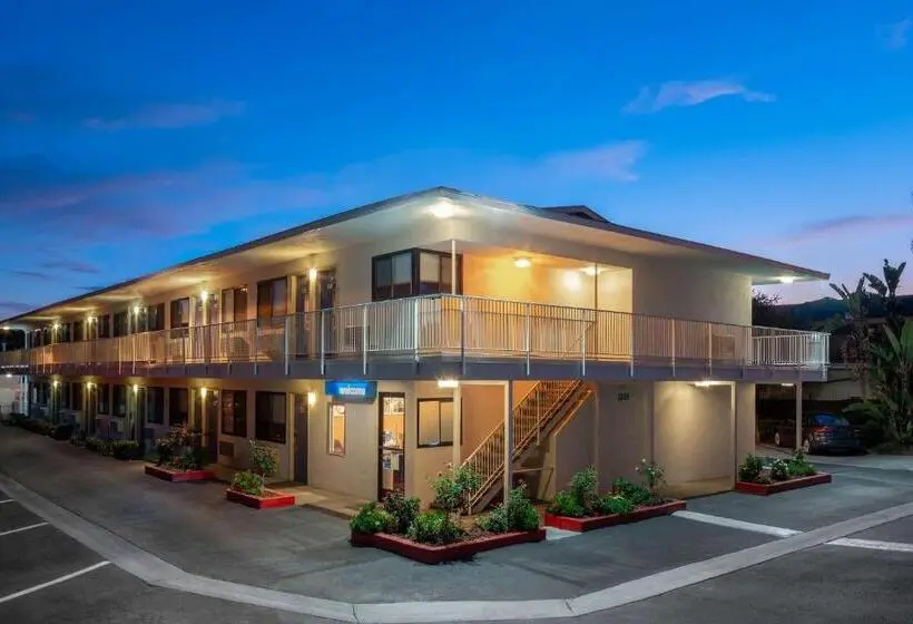 Motel 6 Santa Barbara, Ca   State Street