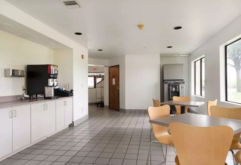 Motel 6dallas, Tx  Northeast