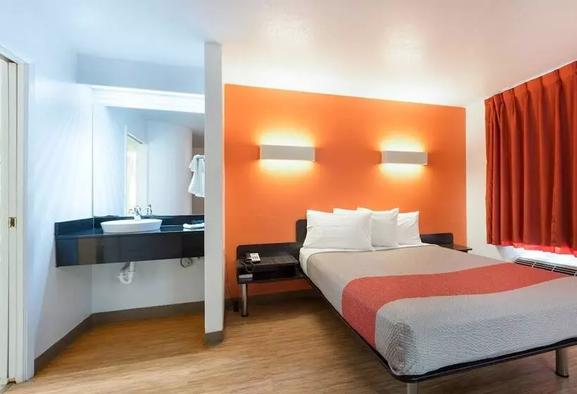 Motel 6dallas, Tx  Northeast