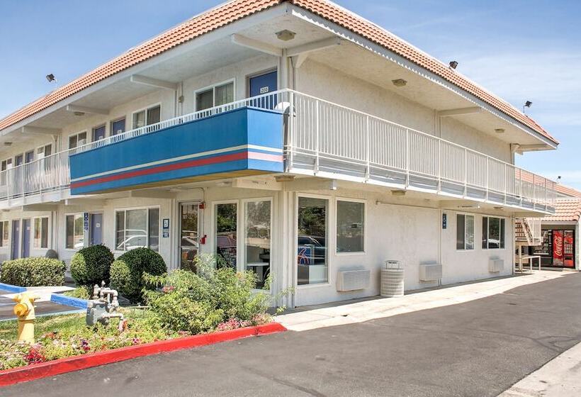 Motel 6 Lancaster, Ca