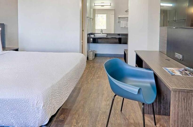 Motel 6 Lancaster, Ca