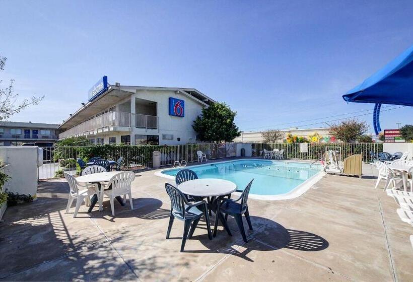 Motel 6laredo, Tx South