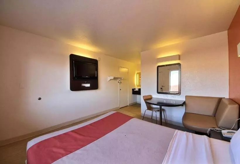 Motel 6laredo, Tx South