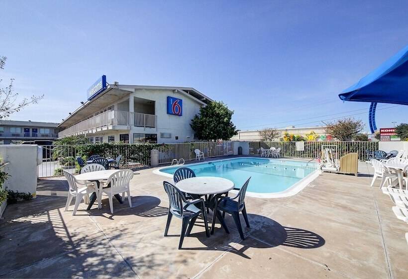 Motel 6laredo, Tx South