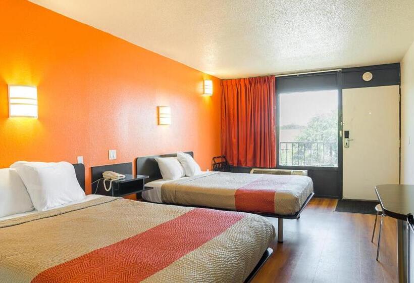 Motel 6little Rock, Ar  West