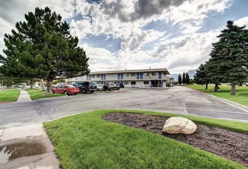 汽车旅馆  Econo Lodge Midvale