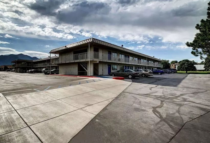 汽车旅馆  Econo Lodge Midvale