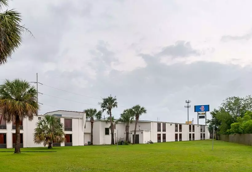 Motel 6new Orleans, La  Near Downtown