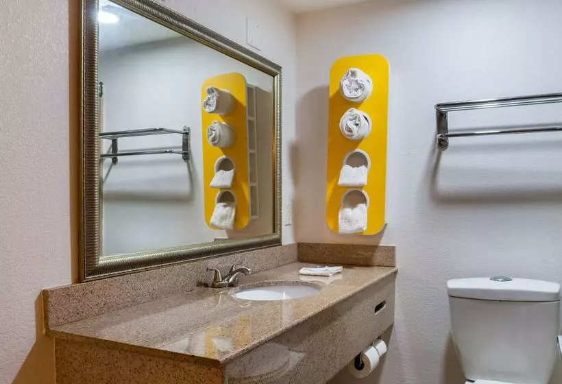 Motel 6new Orleans, La  Near Downtown