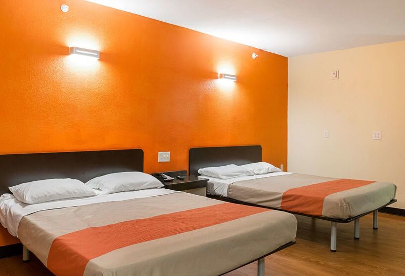 Motel 6new Orleans, La Near Downtown