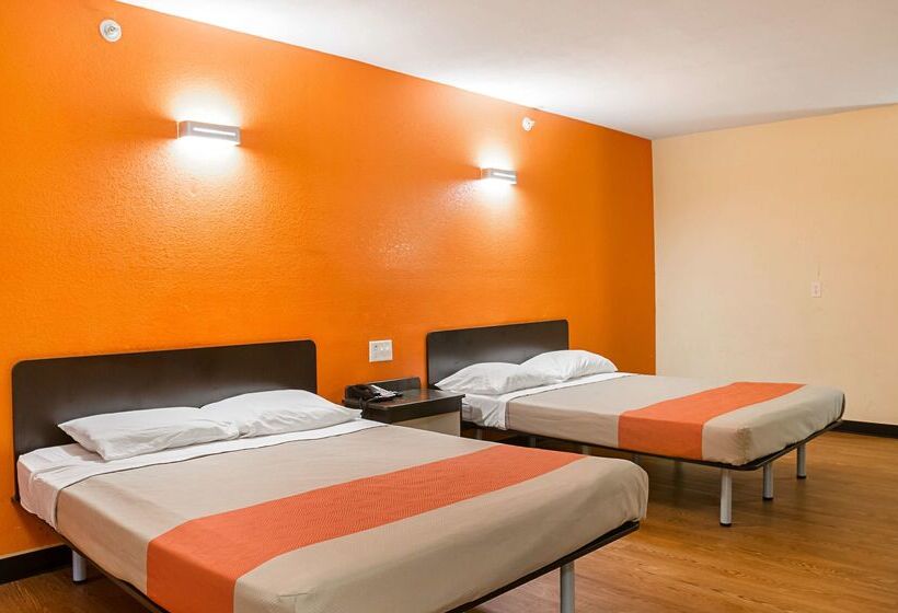 Motel 6new Orleans, La Near Downtown