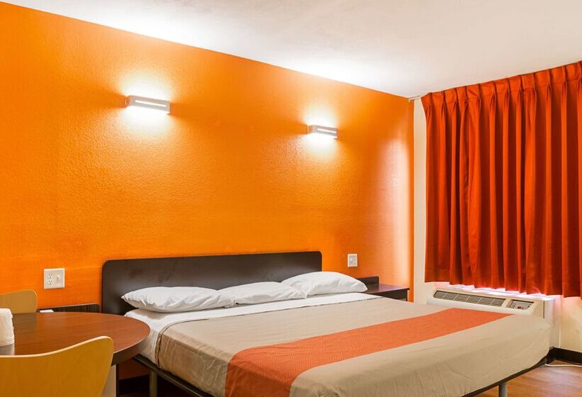 Motel 6new Orleans, La Near Downtown