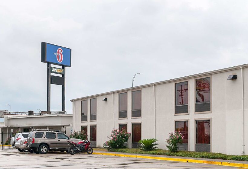 Motel 6new Orleans, La Near Downtown