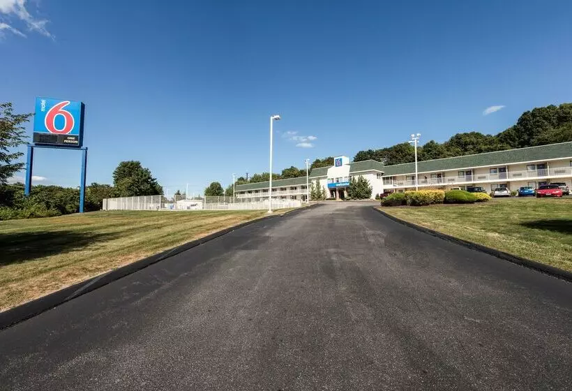 Motel 6niantic, Ct  New London
