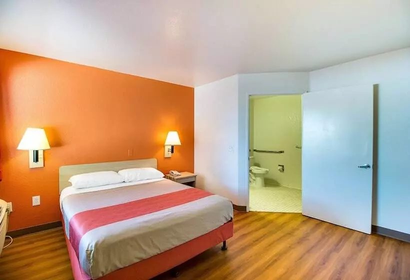 Motel 6 Phoenix, Az   East