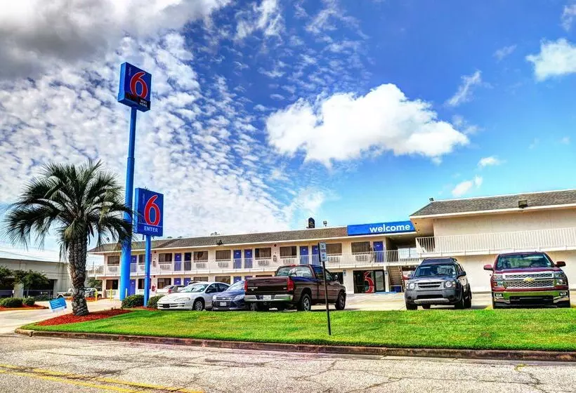 Motel 6slidell, La  New Orleans