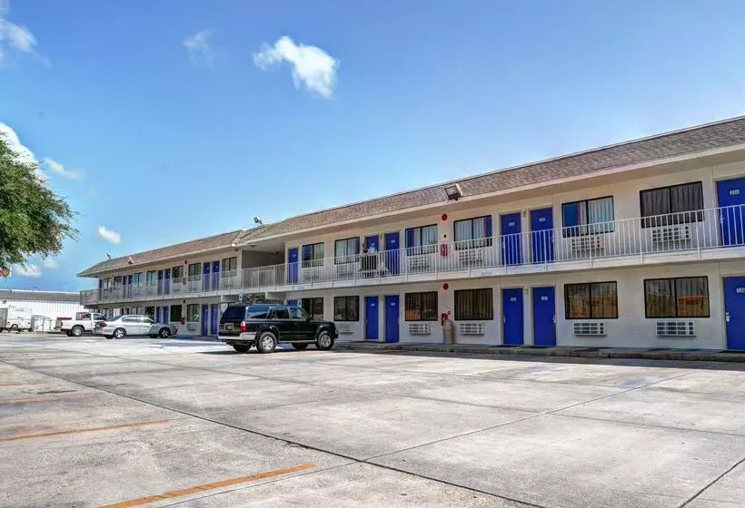 Motel 6slidell, La  New Orleans