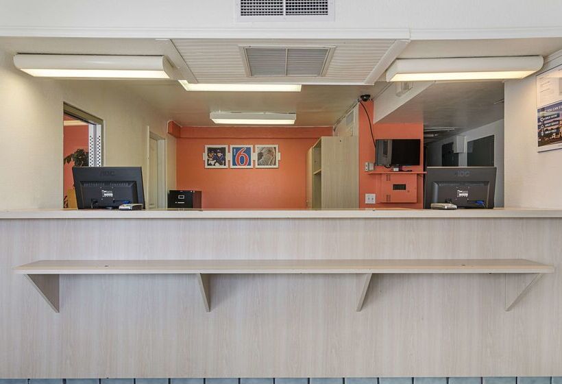 Motel 6topeka, Ks  Northwest