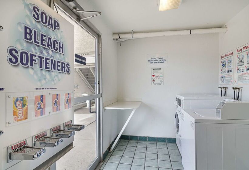 Motel 6topeka, Ks  Northwest