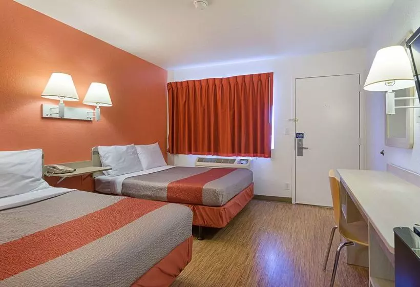 Motel 6topeka, Ks Northwest