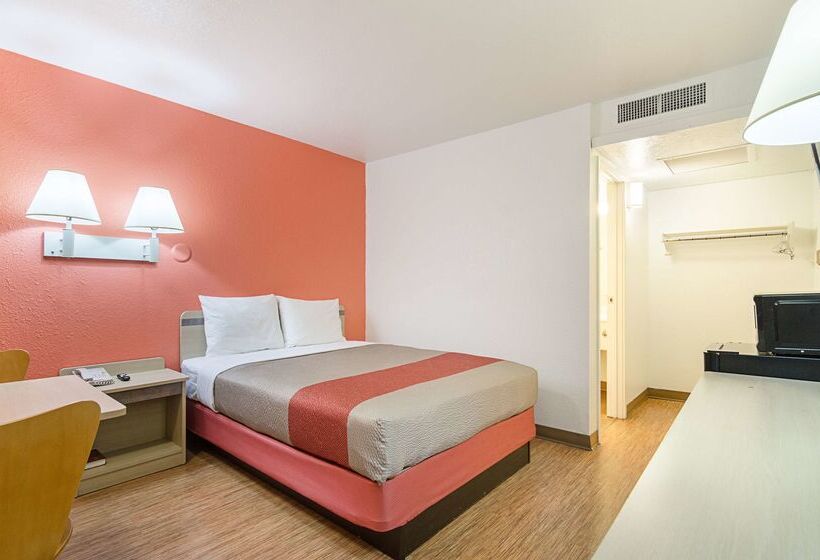 Motel 6topeka, Ks  Northwest