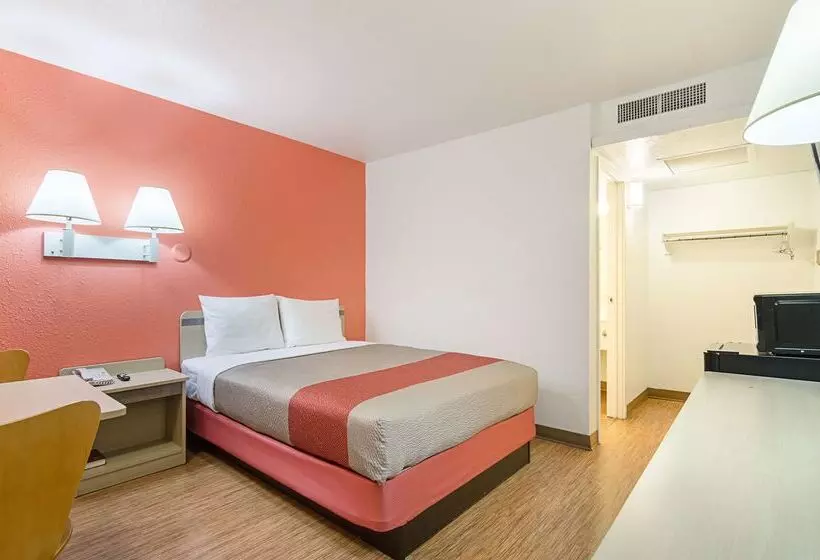 Motel 6topeka, Ks Northwest