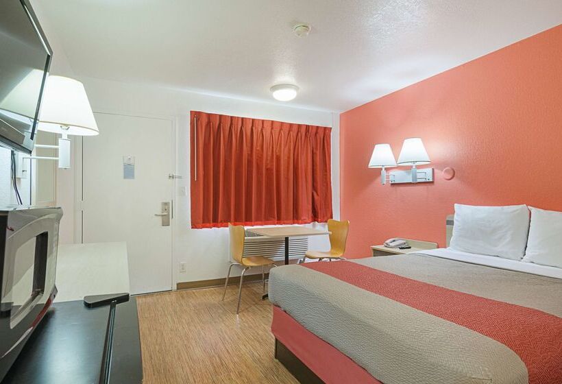 Motel 6topeka, Ks  Northwest