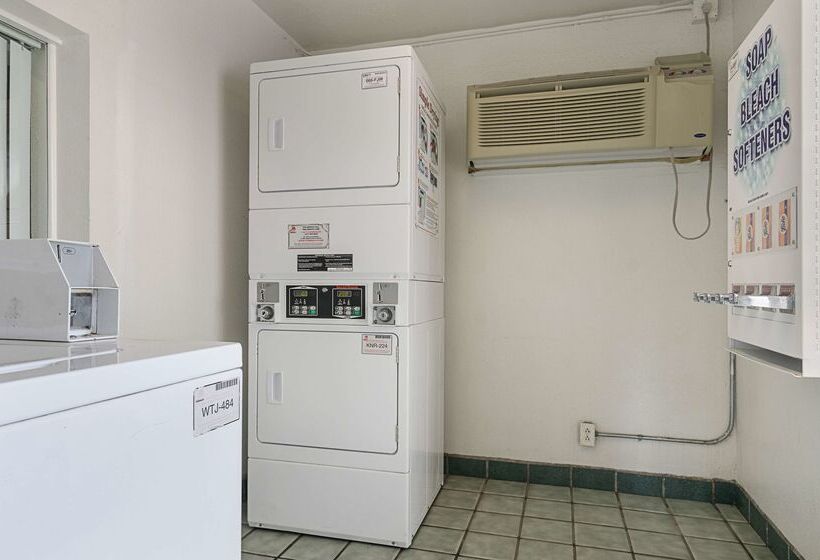 Motel 6topeka, Ks  Northwest