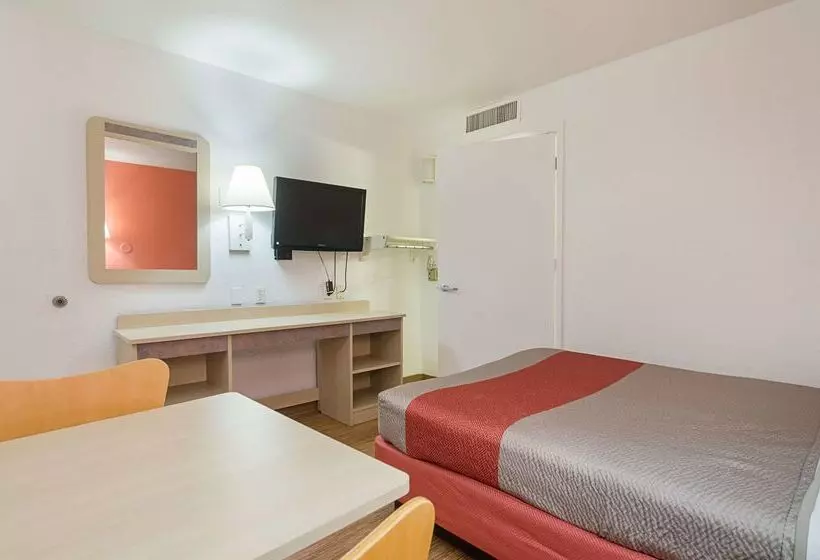 Motel 6topeka, Ks Northwest