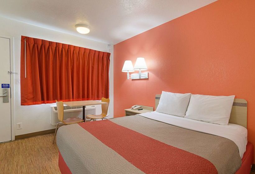 Motel 6topeka, Ks  Northwest