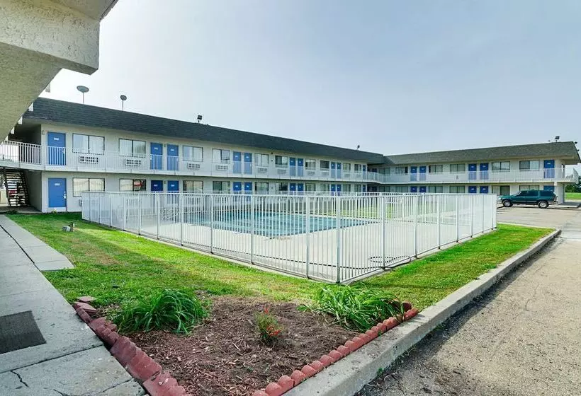 Motel 6topeka, Ks Northwest