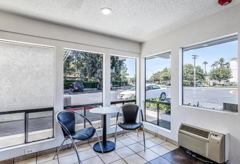 モーテル Park Inn By Radisson, Modesto