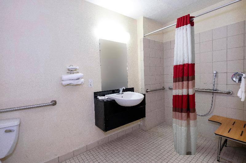 فندق على الطريق Red Roof Inn Alexandria, La