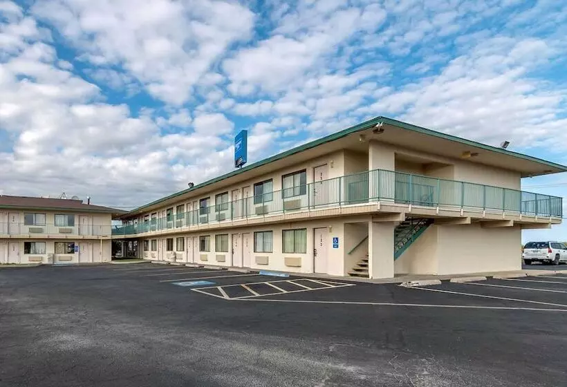 مُتل Rodeway Inn