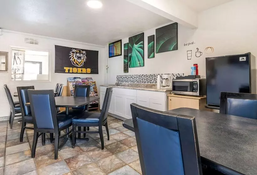 مُتل Rodeway Inn