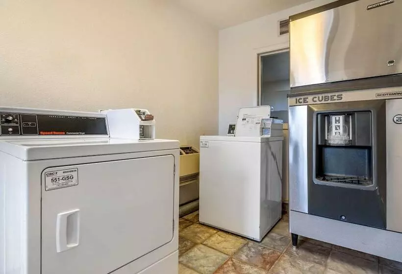 مُتل Rodeway Inn