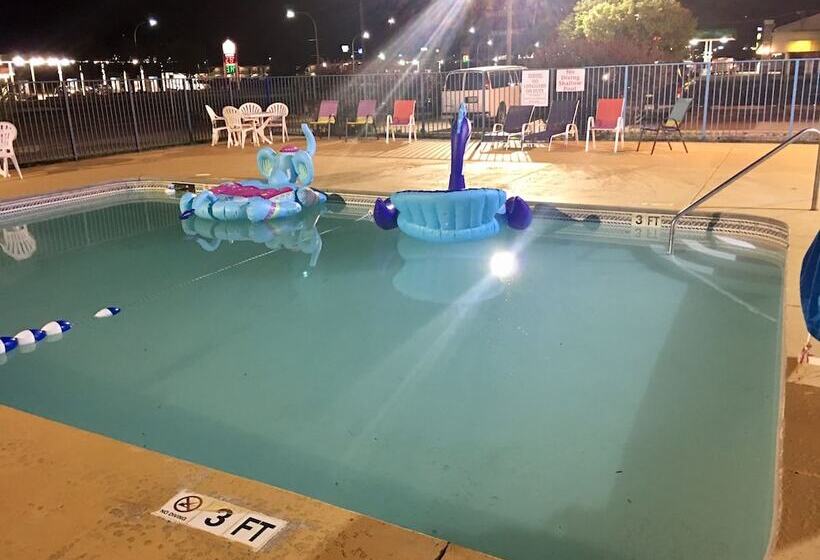 مُتل Rodeway Inn