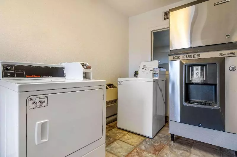 مُتل Rodeway Inn