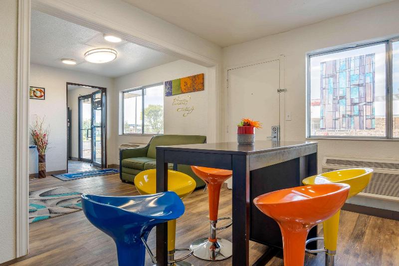 مُتل Rodeway Inn