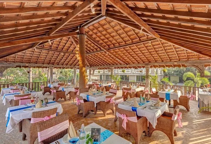 منتجع Club Mahindra Acacia Palms