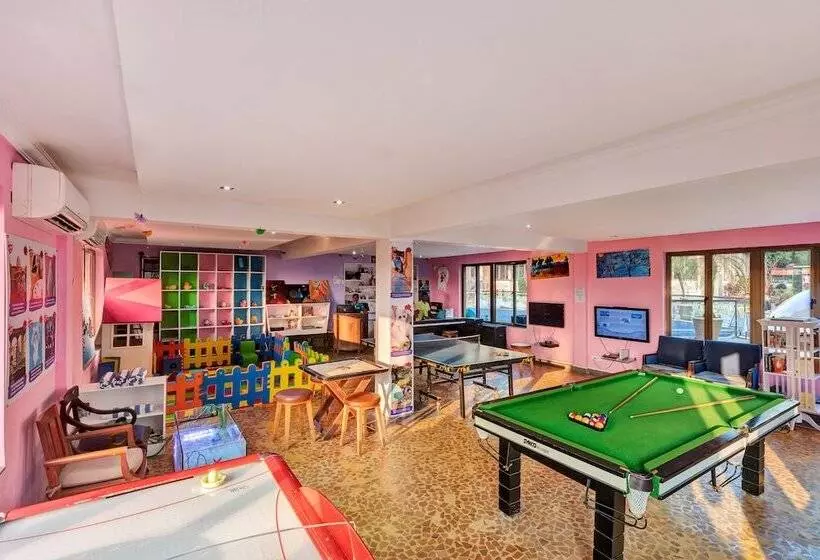 منتجع Club Mahindra Acacia Palms