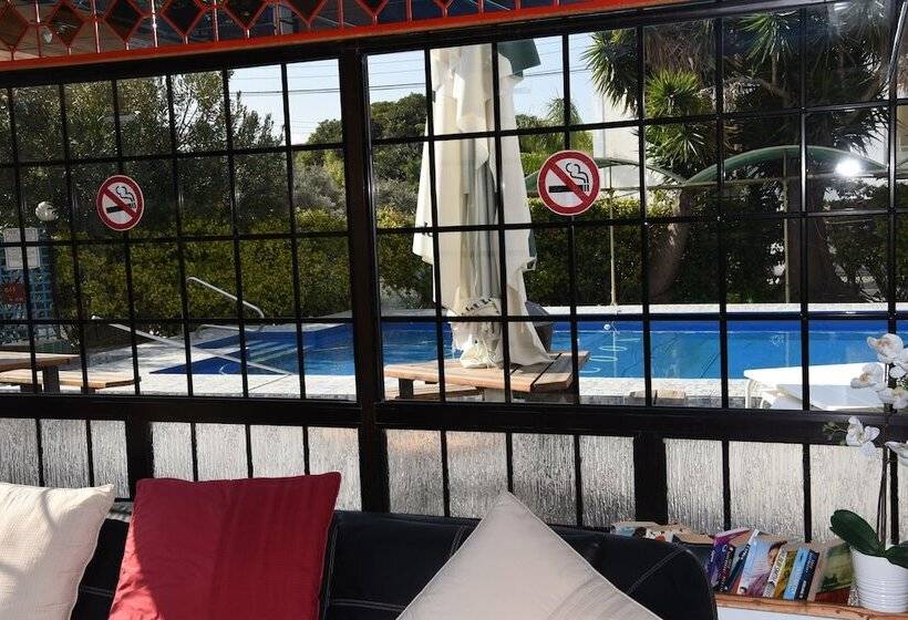 Tycoon Hotel Apartments