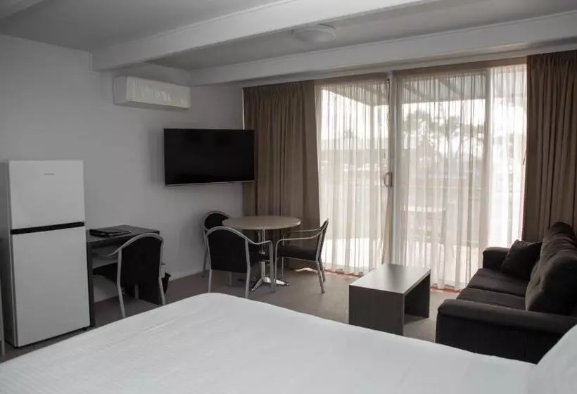 Amooran Oceanside Apartments And Motel