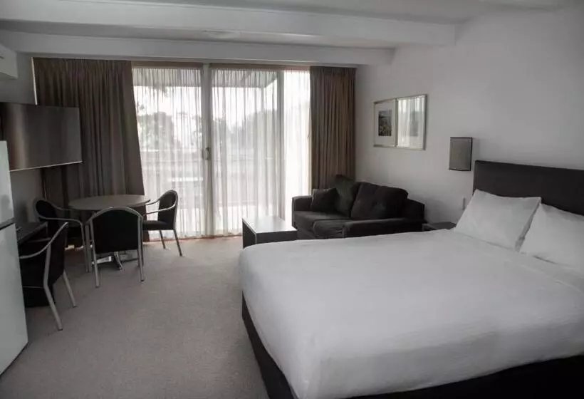 Amooran Oceanside Apartments And Motel