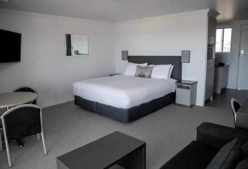 Amooran Oceanside Apartments And Motel