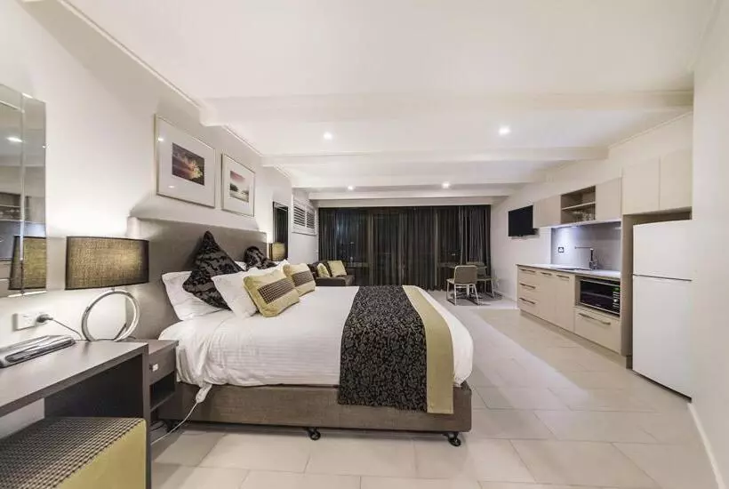 Amooran Oceanside Apartments And Motel